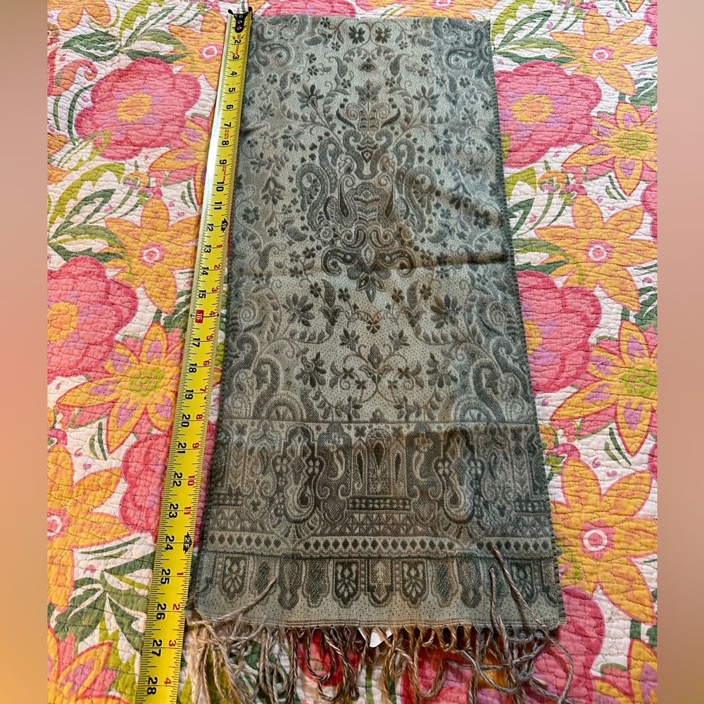NWT Cashmink green scarf
